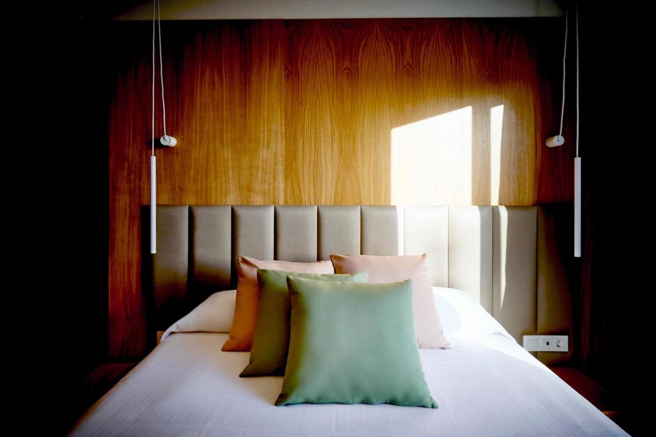Hostal Pericon โกนิล เด ลาฟรอนเตรา ภายนอก รูปภาพ
