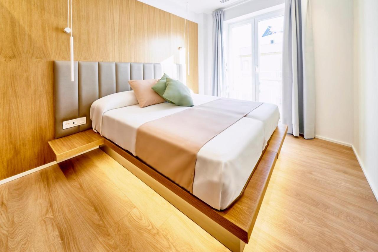 Hostal Pericon โกนิล เด ลาฟรอนเตรา ภายนอก รูปภาพ