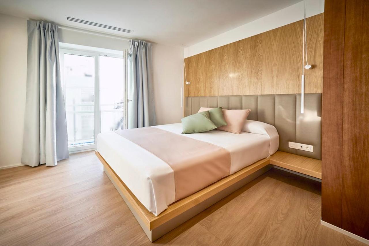Hostal Pericon โกนิล เด ลาฟรอนเตรา ภายนอก รูปภาพ