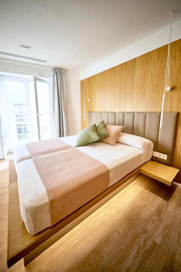 Hostal Pericon โกนิล เด ลาฟรอนเตรา ภายนอก รูปภาพ